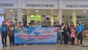 Công đoàn hỗ trợ 70 vé máy bay đưa đoàn viên, người lao động về quê đón Tết