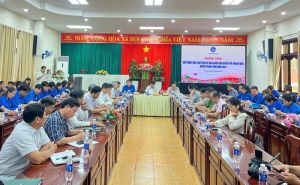 Lãnh đạo UBND huyện Trảng Bom đối thoại với thanh niên