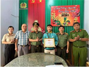 Nhân viên giao hàng giúp công an phá vụ án ma túy