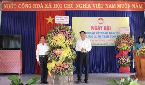 Phó Chủ tịch UBND tỉnh Võ Văn Phi dự Ngày hội Đại đoàn kết toàn dân tộc tại Vĩnh Cửu