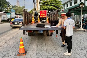 Phạt hàng trăm phụ huynh giao xe máy cho con chưa đủ tuổi điều khiển