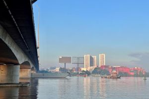 Đảm bảo an toàn khi lưu thông qua các công trình lớn trên sông