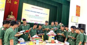 Đảng ủy, Chỉ huy Lữ đoàn 87, Binh chủng Hóa học tổ chức nhiều hoạt động trong Ngày Pháp luật