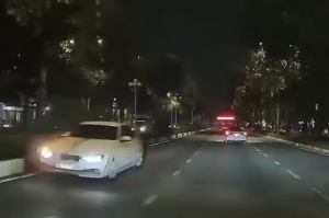 Xử phạt tài xế đi ngược chiều trên đường Nguyễn Ái Quốc