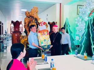 Lãnh đạo Ban Dân vận Tỉnh ủy thăm, chúc mừng các tổ chức tôn giáo nhân dịp lễ Giáng sinh 2024