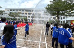 Tập huấn kỹ năng PCCC và CNCH cho gần 1 ngàn học sinh, giáo viên trường THPT Nhơn Trạch