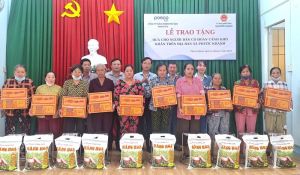 Công ty TNHH Posco VST tặng 50 phần quà cho hộ nghèo xã Phước Khánh dịp Lễ Giáng sinh