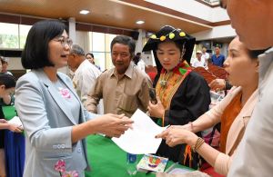 Phó Chủ tịch UBND tỉnh Nguyễn Thị Hoàng chủ trì buổi tiếp hơn 82 công dân ở Xuân Lộc