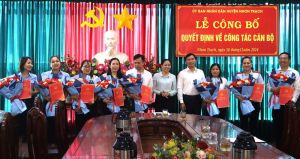 Huyện Nhơn Trạch trao các Quyết định về công tác cán bộ