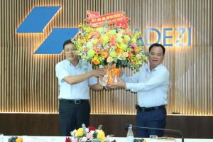 Lãnh đạo tỉnh thăm và động viên các đơn vị kinh tế, ngân sách ngày cuối năm