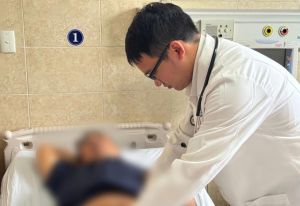 Cấp cứu kịp thời người đàn ông đột ngột đau quằn quại vùng ngực, không thở được, yếu liệt 2 chân