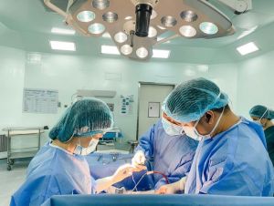 Phẫu thuật loại bỏ khối u rất lớn cho bệnh nhân