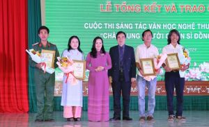 Trao 18 giải Cuộc thi sáng tác Chân dung người chiến sĩ Đồng Nai