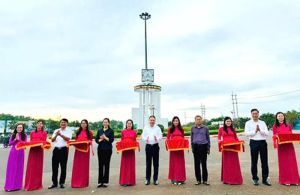 Huyện Cẩm Mỹ khánh thành công trình Tháp đồng hồ tại trung tâm huyện