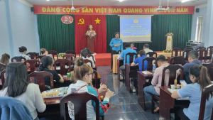 Nghe Công đoàn cơ sở khối doanh nghiệp báo cáo lương, thưởng Tết