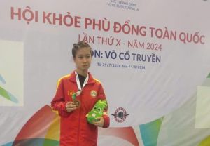 Phần thưởng xứng đáng của cô học trò trường làng