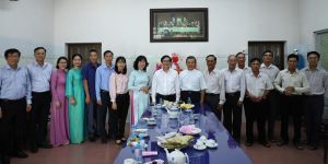 Lãnh đạo tỉnh thăm, chúc mừng Giáng sinh các tổ chức, chức sắc Công giáo