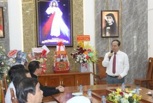 Phó Bí thư Tỉnh ủy Quản Minh Cường thăm chúc mừng Giáng sinh 2024 chức sắc, cơ sở tôn giáo tiêu biểu