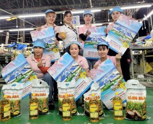 Nhiều doanh nghiệp đông công nhân thông báo thưởng Tết từ 1 đến 2,2 tháng lương