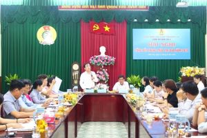 Đẩy mạnh thi đua, chào mừng đại hội Đảng các cấp