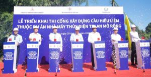 확장Tri An수력 발전소 프로젝트 소속 Hieu Liem교량 건설 착공