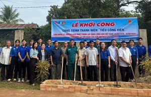 Khởi công trình thanh niên "tiểu công viên"