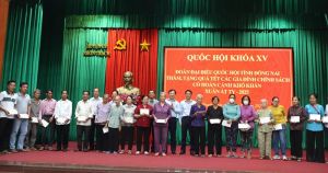 Đại biểu Quốc hội tặng quà tết cho các gia đình chính sách khó khăn tại huyện Nhơn Trạch