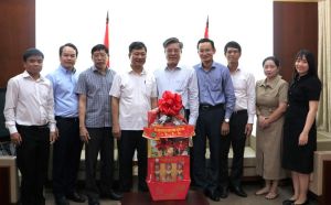 Lãnh đạo tỉnh thăm, chúc Tết gia đình các đồng chí nguyên lãnh đạo tỉnh, anh hùng lực lượng vũ trang Nhân dân