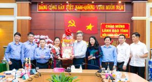 Lãnh đạo UBND tỉnh thăm và chúc tết doanh nghiệp: Điện, nước và môi trường