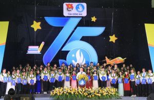 1.000 học sinh, sinh viên tham dự Lễ kỷ niệm 75 năm Ngày truyền thống học sinh, sinh viên