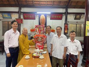 Lãnh đạo thành phố Long Khánh thăm, tặng quà các cơ sở tôn giáo nhân dịp Tết Nguyên đán Ất Tỵ 2025.