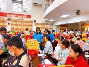 Mang niềm vui Xuân đến với công nhân