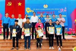 Đa dạng hoạt động chăm lo tết cho đoàn viên, người lao động