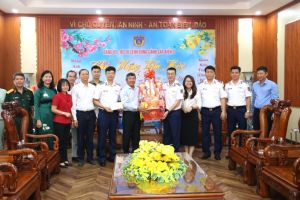 Thăm, chúc Tết Vùng 2 Hải quân và Vùng Cảnh sát biển 3