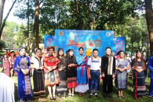 Tết sum vầy cùng công nhân ngành cao su