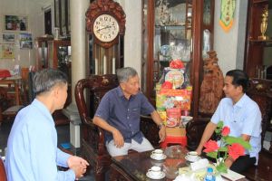 Đồng chí Thái Bảo, Chủ tịch HĐND tỉnh thăm, chúc Tết các đồng chí nguyên lãnh đạo tỉnh