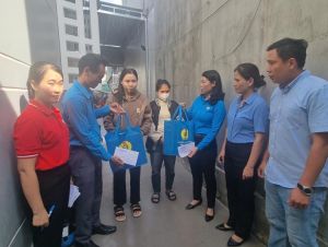 Những lao động đón Tết xa quê