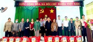 Trao hơn 200 phần quà các đối tượng chính sách, người có hoàn cảnh khó khăn trên địa bàn huyện Trảng Bom