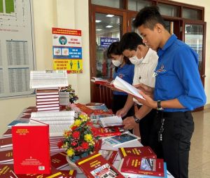 Kỷ niệm 95 năm thành lập Đảng: Tự hào tiến bước dưới cờ Đảng quang vinh