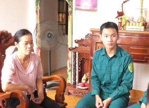 Những đảng viên trẻ tình nguyện nhập ngũ ở Biên Hòa