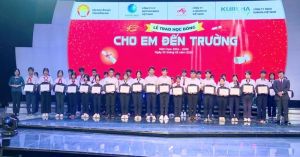 Thêm 400 học sinh được nhận học bổng Cho em đến trường