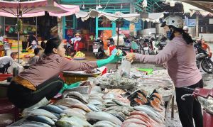 Sức mua tại các chợ truyền thống chưa cao