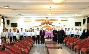 Bí thư Tỉnh ủy cùng các đồng chí lãnh đạo tỉnh thăm Tòa Giám mục Giáo phận Xuân Lộc
