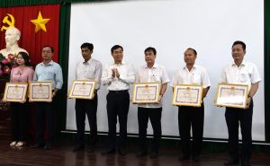 Huyện Nhơn Trạch trao giải cuộc thi “Trang trí trụ sở Mừng Đảng - Mừng Xuân Ất Tỵ 2025”