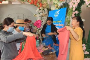 Khơi dậy trách nhiệm giữ gìn, phát huy di sản văn hóa Việt Nam trong cán bộ, hội viên, phụ nữ