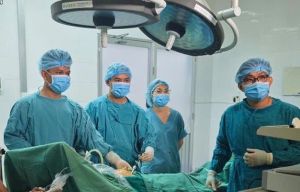 Trung tâm Y tế huyện Cẩm Mỹ phẫu thuật nội soi cấp cứu thành công ca thủng dạ dày hiếm gặp ở trẻ em