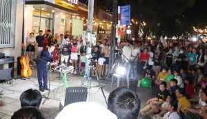 Nghệ sĩ nhạc cụ dân tộc Mai Đình Tới và những màn biểu diễn nhạc cụ tự chế độc đáo