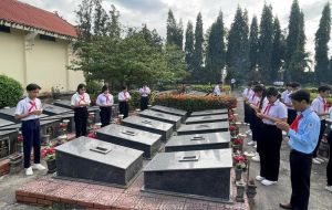 Giáo dục đội viên, thiếu nhi qua hoạt động Đền ơn đáp nghĩa