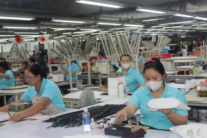 Công nhân bắt tay hoàn thành nhiệm vụ ngay từ đầu năm