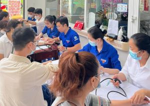 Tiếp nhận 415 đơn vị máu hiến tại Lễ hội Xuân Hồng